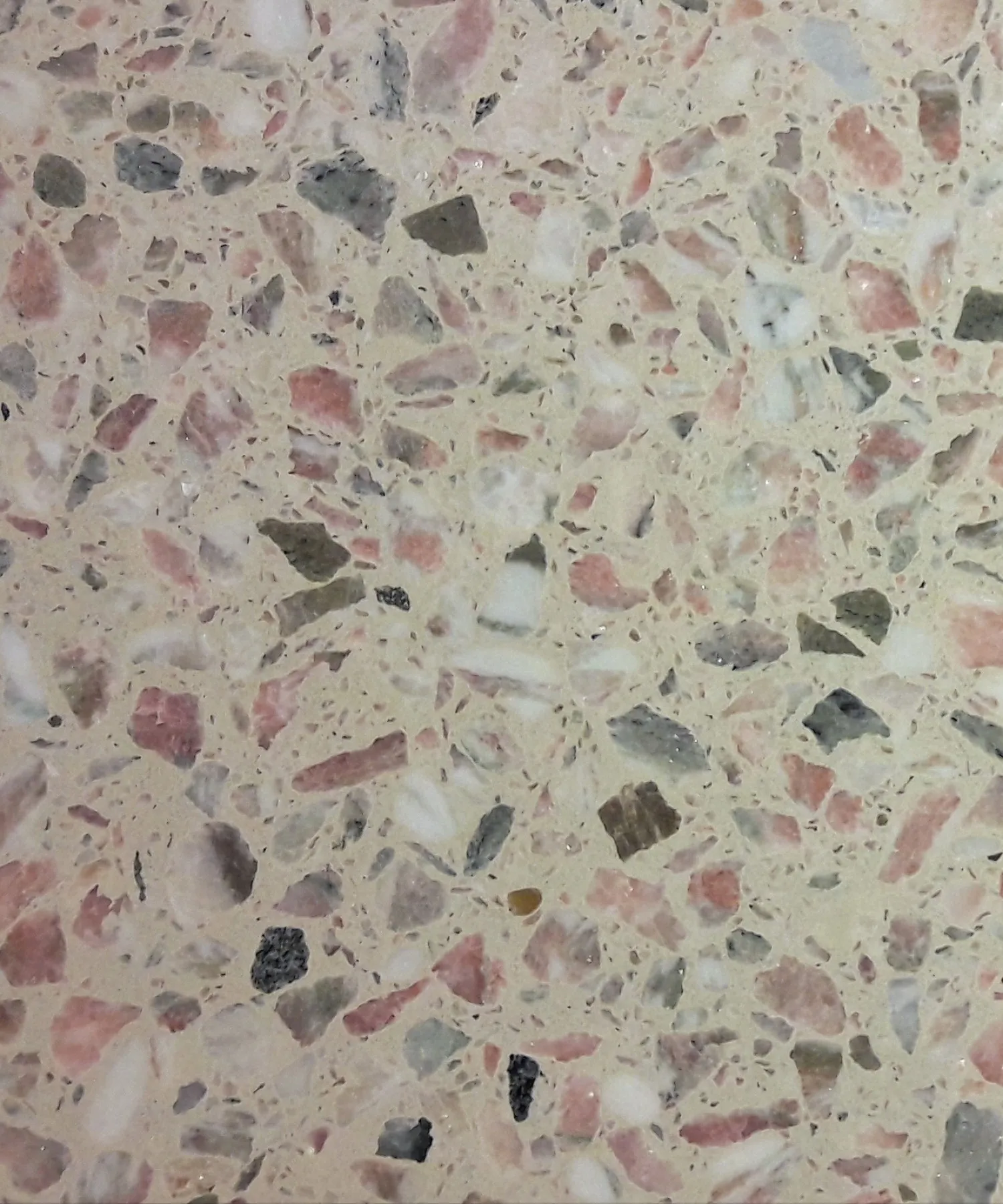 Bealstone staal met roze, grijze en witte granulaten
